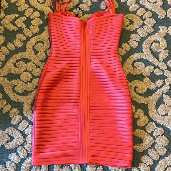 BCBG | coral bodycon dress - Picture 5 of 8